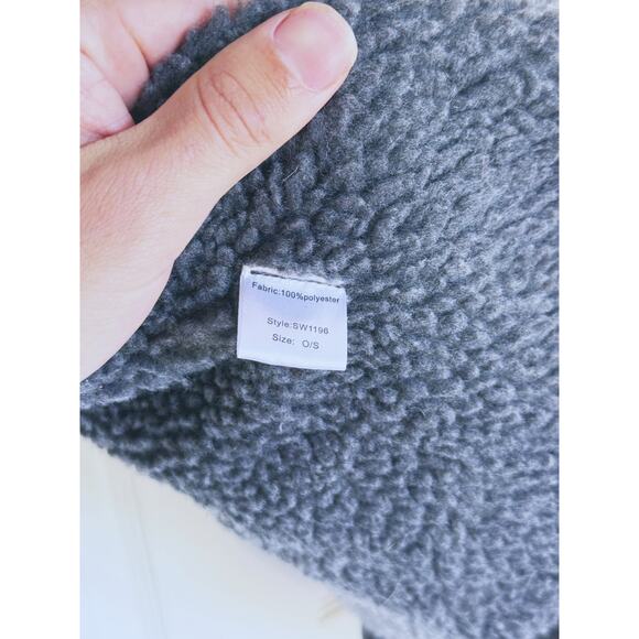 ELAN Gray Sherpa Faux Fur Sleeveless Cardigan Vest One Size Cozy Layering - Picture 5 of 8